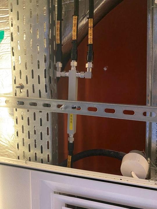 Coupler and feeder routing