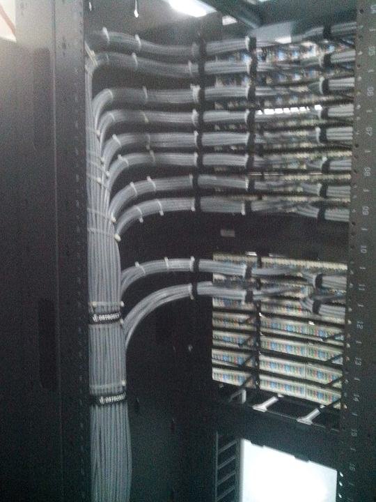 Dressed horizontal cabling